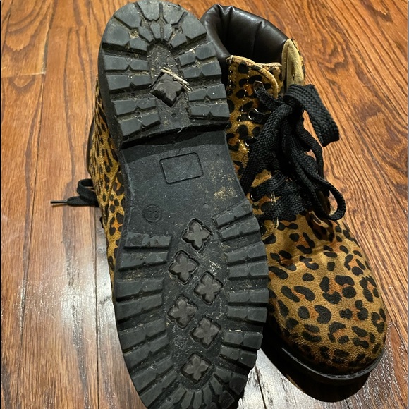 So Cute Leopard skin print Work Boots! - Picture 2 of 2